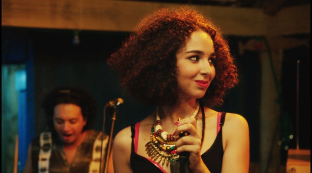 A PEINE J OUVRE LES YEUX PHOTO1