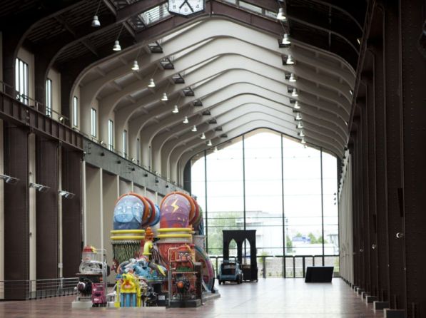 images_list-r4x3w1000-57984cd8ae802-la-cite-du-cinema-de-luc-besson_1